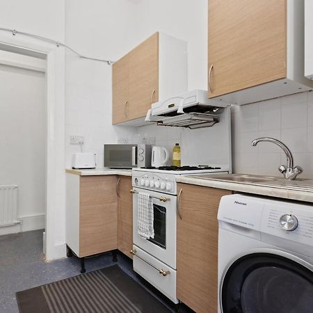 Fantastic 2Bd Barking Stay With Links To The City! 런던 외부 사진