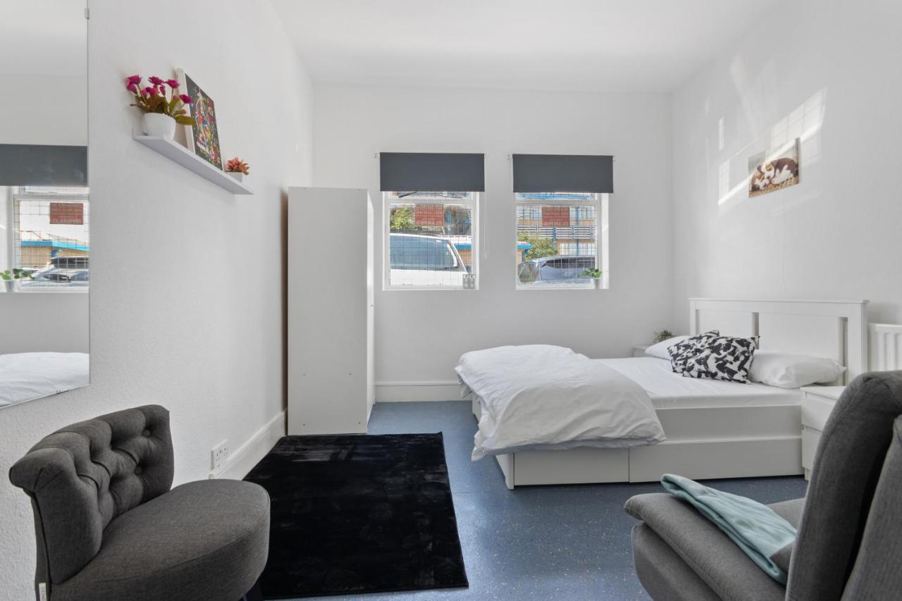Fantastic 2Bd Barking Stay With Links To The City! 런던 외부 사진